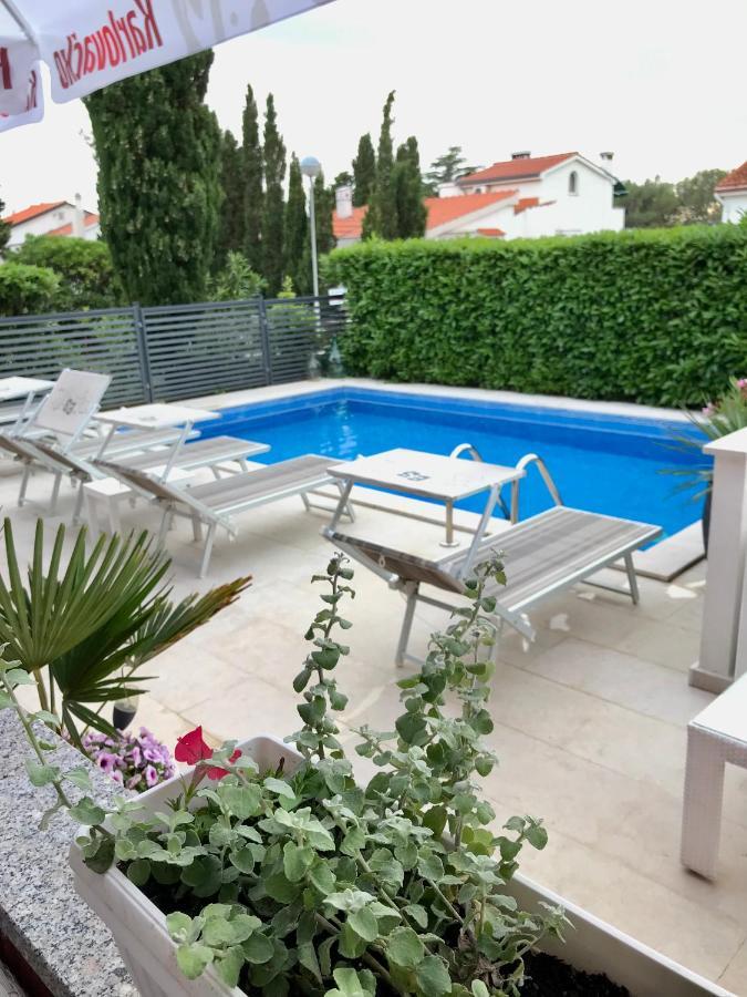Apartments Mare Punat Luaran gambar