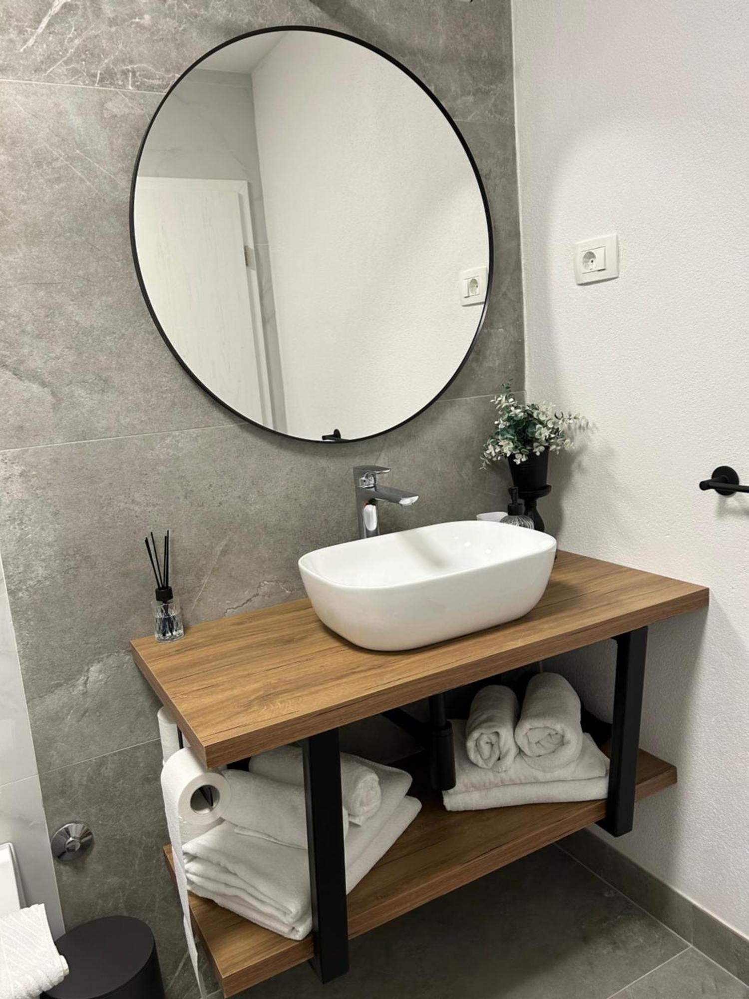 Apartments Mare Punat Luaran gambar